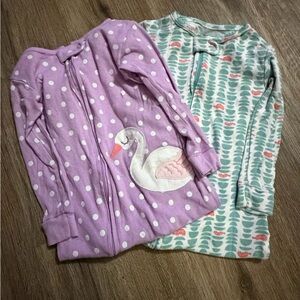 ***Winter Clearance***
Bundle of 2 - Sleepers with Footies - 18 Months